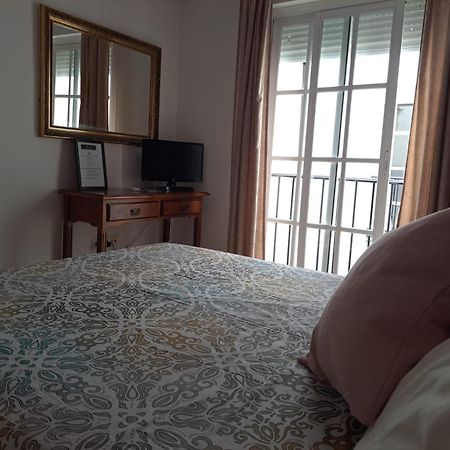 Hostal Montys 네르하 외부 사진