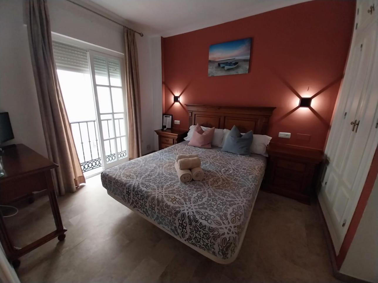 Hostal Montys 네르하 외부 사진