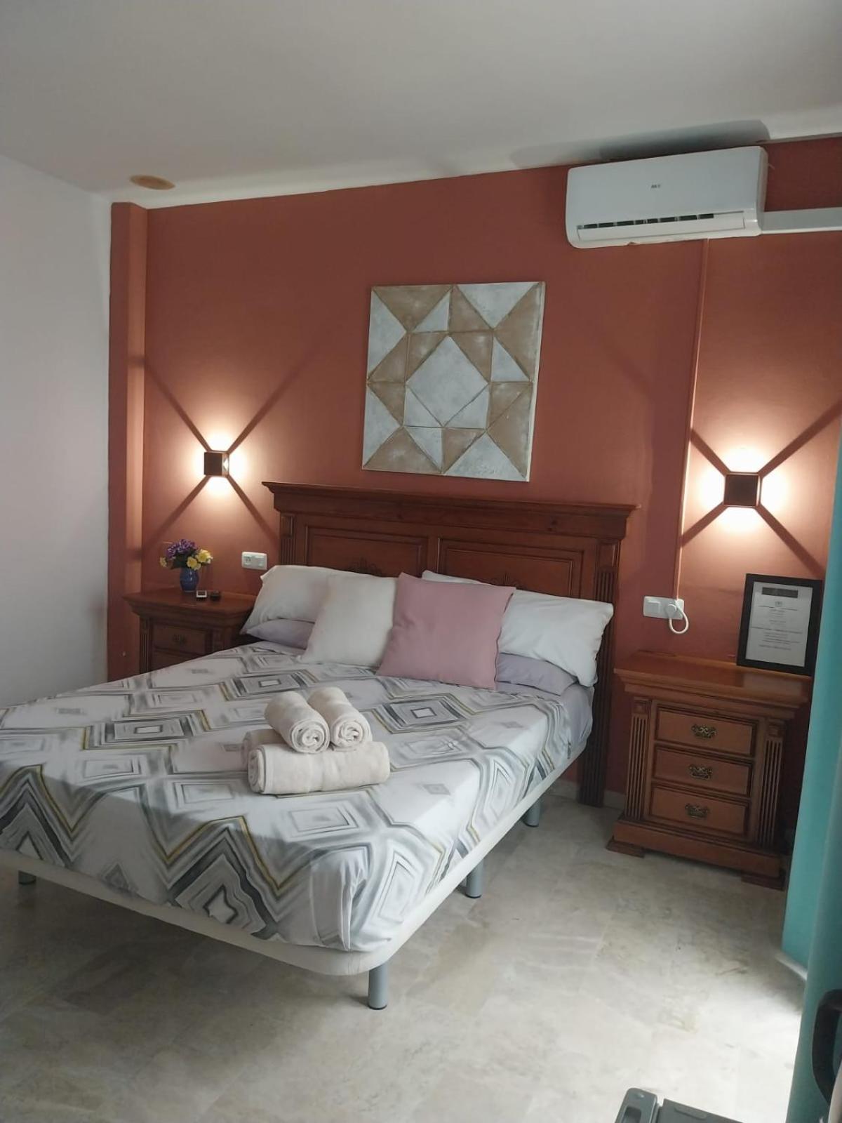 Hostal Montys 네르하 외부 사진